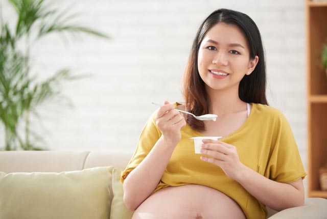 Mẹ bầu nên ăn sữa chua thường xuyên để tăng cường hệ miễn dịch