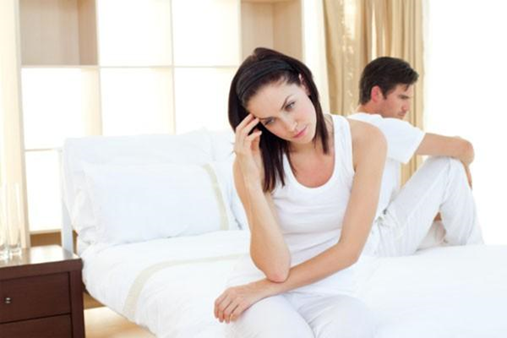 Bị viêm lộ tuyến cổ tử cung có phải kiêng quan hệ vợ chồng không? (Ảnh minh họa)