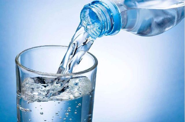 Uống nhiều nước lọc giúp thanh lọc cơ thể giúp điều trị bệnh hiệu quả