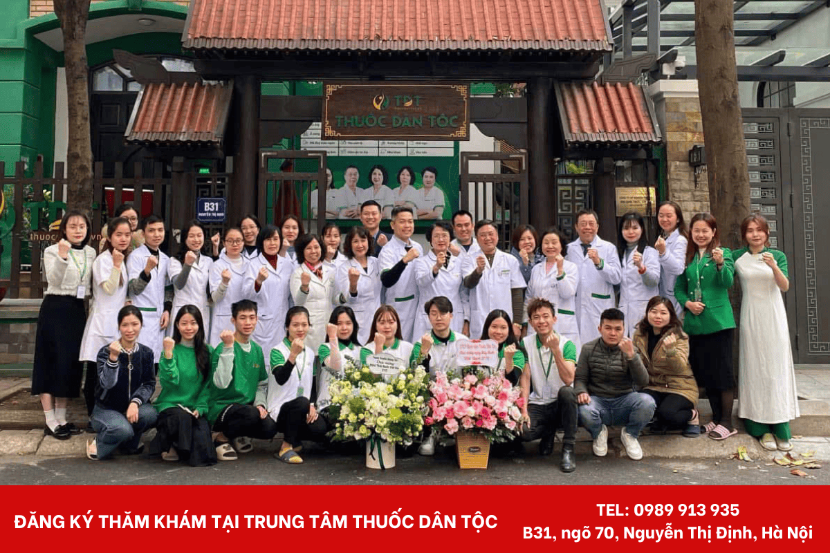 Đội ngũ Trung tâm Thuốc dân tộc