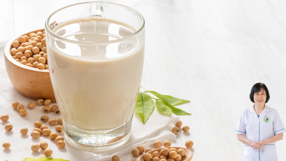 uống sữa đậu n&agrave;nh c&oacute; dễ thụ thai kh&ocirc;ng